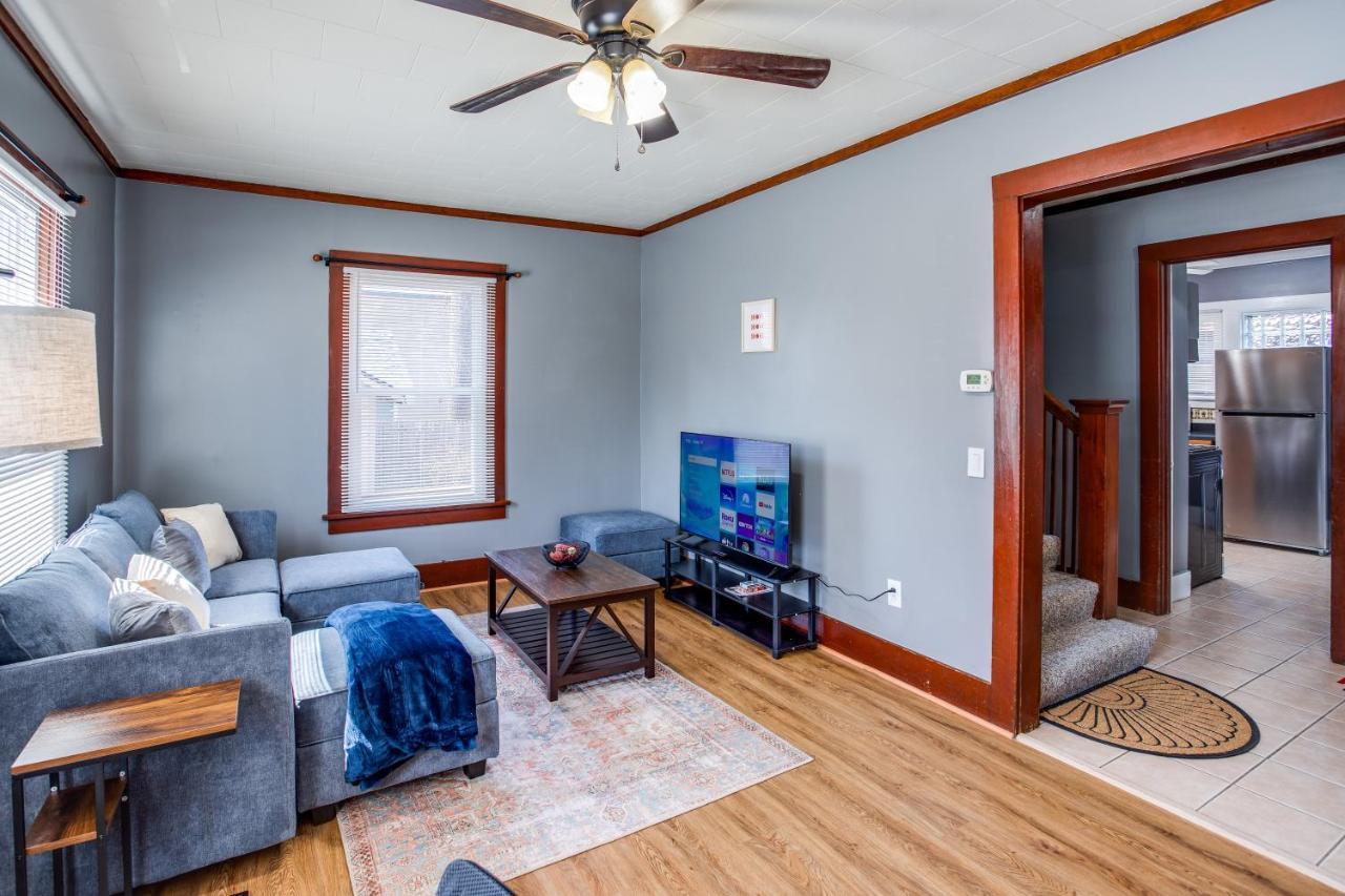 Spacious Home With In-Unit Laundry, Parking, 1Gb Wifi, & Patio Deck Rochester Exterior foto